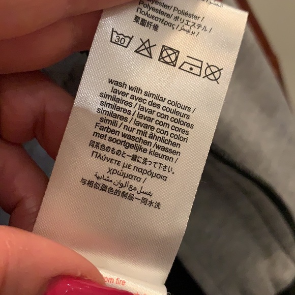 Hugo Boss zip up sweater, size 10Y - Picture 6 of 8